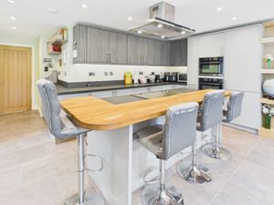 Kitchen- click for photo gallery